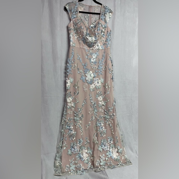 Alex Evenings Embroidered Florals Sweetheart Neck Long Dress Size 8 NWOT - Picture 4 of 9